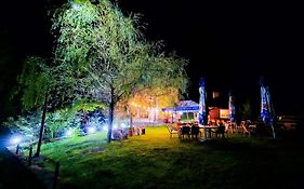 Pensiunea La Taverna